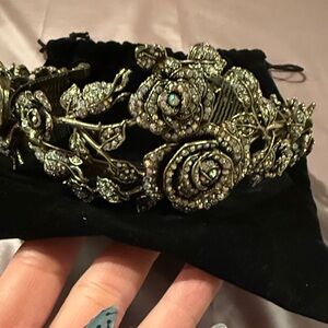 Heidi Daus Gold Floral Hair Comb